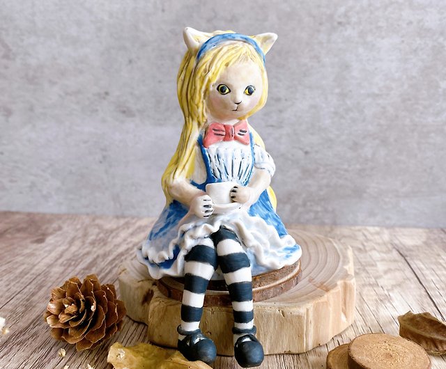 Meditating Meow Alice, Alice in Wonderland