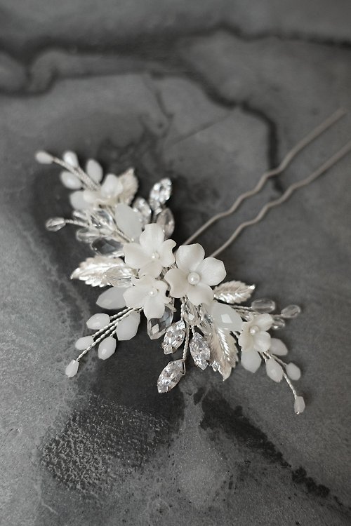 Kamael Shine White floral hair pin for bride, Flower bridal hairclip