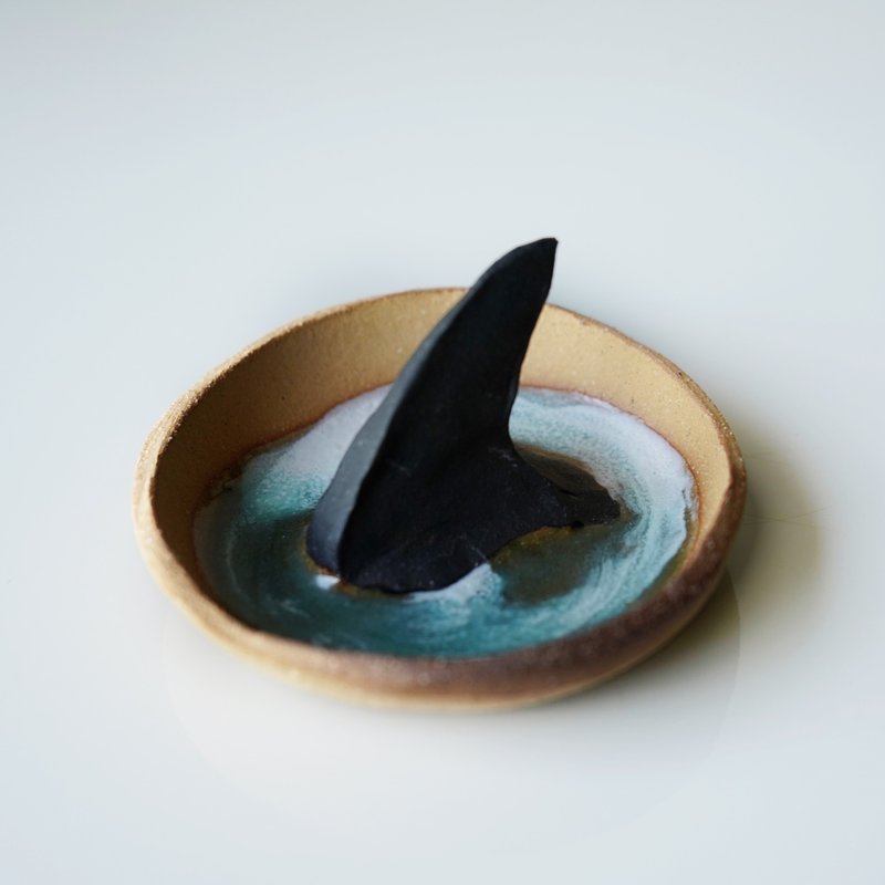 Baby Shark fin ring holder - 花瓶/花器 - 陶 藍色