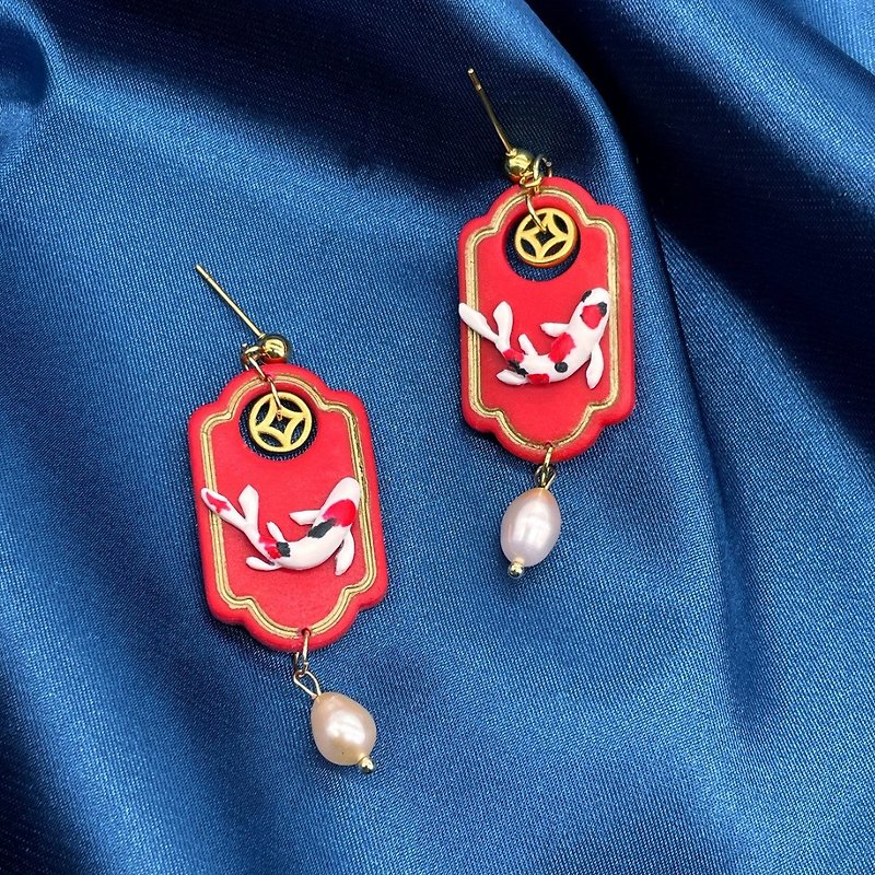 Jinxiu Qiancheng l rectangular l - Spring Festival three-dimensional good luck koi soft clay earrings - ต่างหู - วัสดุอื่นๆ สีแดง