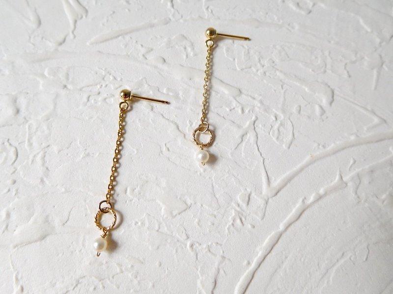 Bag 14K pin type basic small pearl dangling earrings