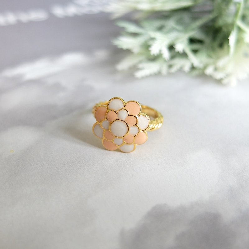 Pink, Cauliflowers Ring, Gold Plated Ring, Gift for her - แหวนทั่วไป - โลหะ สึชมพู