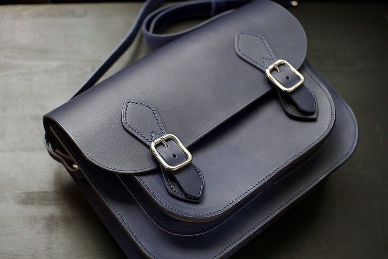 [In Promotion] [Magnetic Buckle] British Cambridge Bag-Dark Blue - Messenger Bags & Sling Bags - Genuine Leather Blue