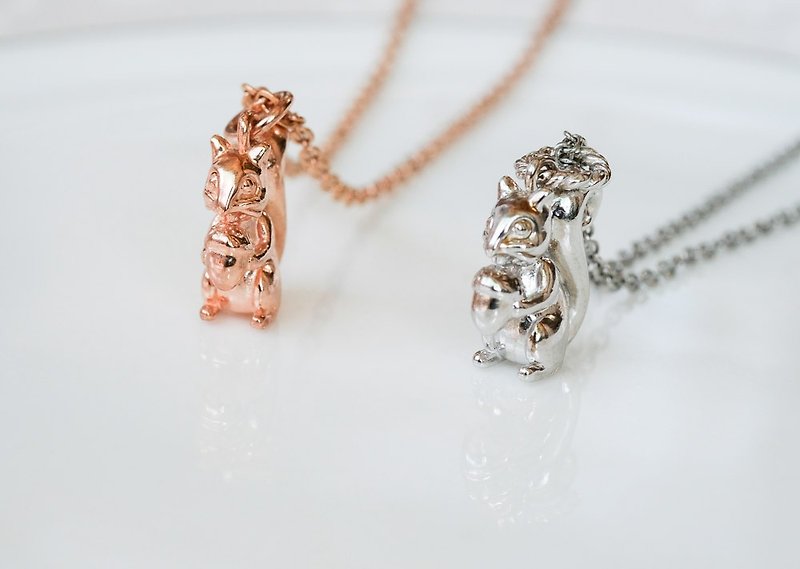 Squirrel holding pine cone three-dimensional necklace 925 sterling silver with rose gold pure silver - Necklaces - Sterling Silver Silver