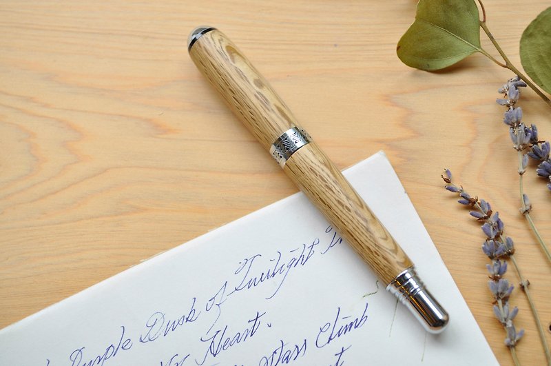 Textured wooden pen Japanese oak / Need wood / limited edition - ปากกาหมึกซึม - ไม้ สีทอง