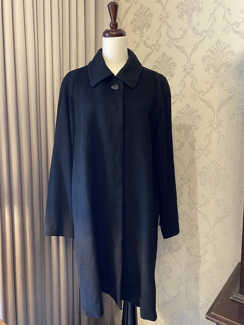 Black hidden button pure cashmere wool vintage coat