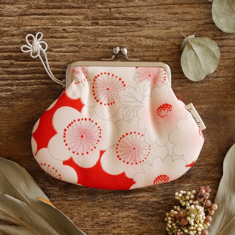 Fluffy Kimono Gamaguchi Plum Pattern Coin Purse Clasp - กระเป๋าใส่เหรียญ - ผ้าไหม สีแดง