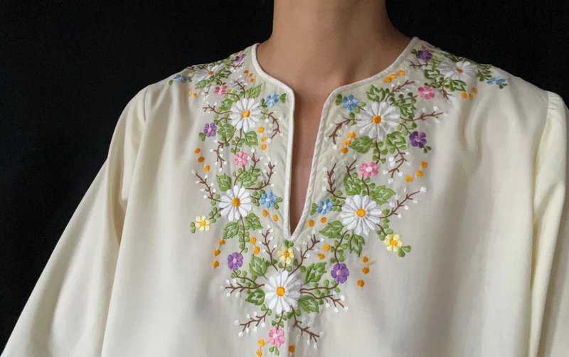 菲律賓手工刺繡七分袖上衣 - 女上衣/長袖上衣 - 棉．麻 