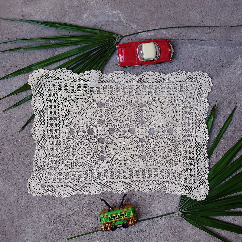 BajuTua / warm old stuff / antique beige crochet lace snowflake pad vintage hand knitted lace tablecloth - Place Mats & Dining Décor - Cotton & Hemp White