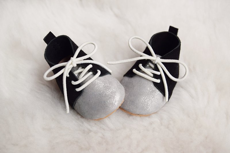 黑色與銀色雙色真皮嬰兒鞋 手工嬰兒鞋 皮製嬰兒鞋 學步鞋 彌月禮物 - 童裝鞋 - 真皮 黑色