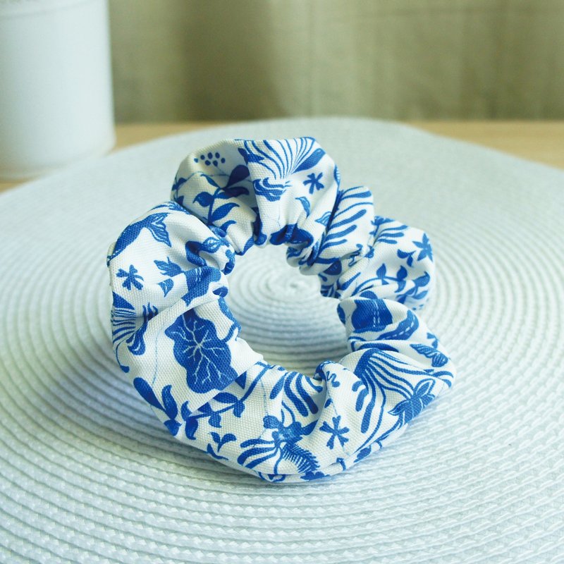 Lovely台灣原創布【青花瓷髮束、米】大腸圈 - 髮夾/髮圈 - 棉．麻 白色