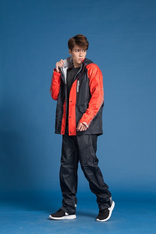 Outperform 奧德蒙雨衣專賣店 頂峰背包款兩件式雨衣-橘紅/深藍