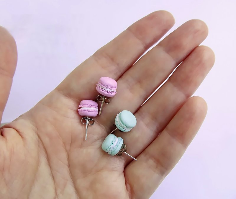 Macaron Stud Earrings Food Earrings Clay Miniature Food Jewelry French Macaroon - 耳環/耳夾/耳骨夾 - 黏土 多色
