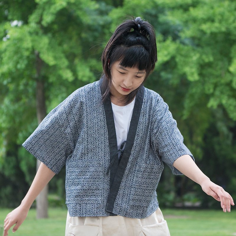 Japanese-style and wind turtle back pattern short-sleeved robe kimono tie cardigan thin coat - Women's Tops - Other Materials Gray