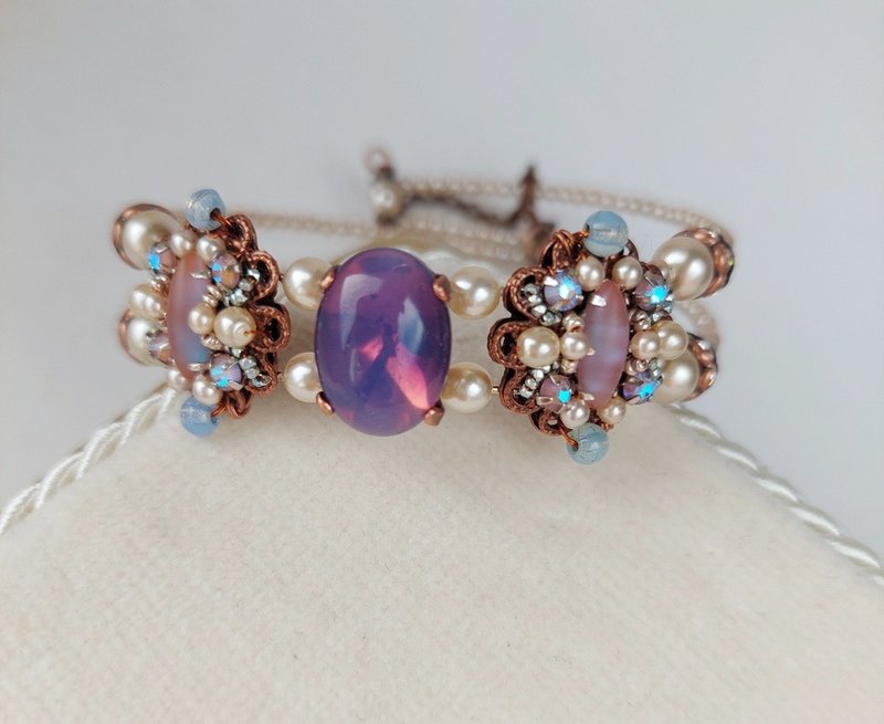SAPHIRET and Purple Rhinestone Cuff Bracelet. Vintage Style Jewelry - 手鍊/手環 - 玻璃 紫色