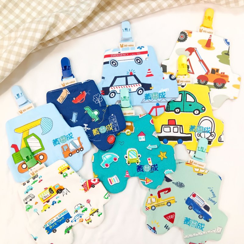 They are all cars - 14 models to choose from. Car-shaped double-sided cotton handkerchief/handkerchief with clip (can be embroidered with name) - Bibs - Cotton & Hemp Multicolor