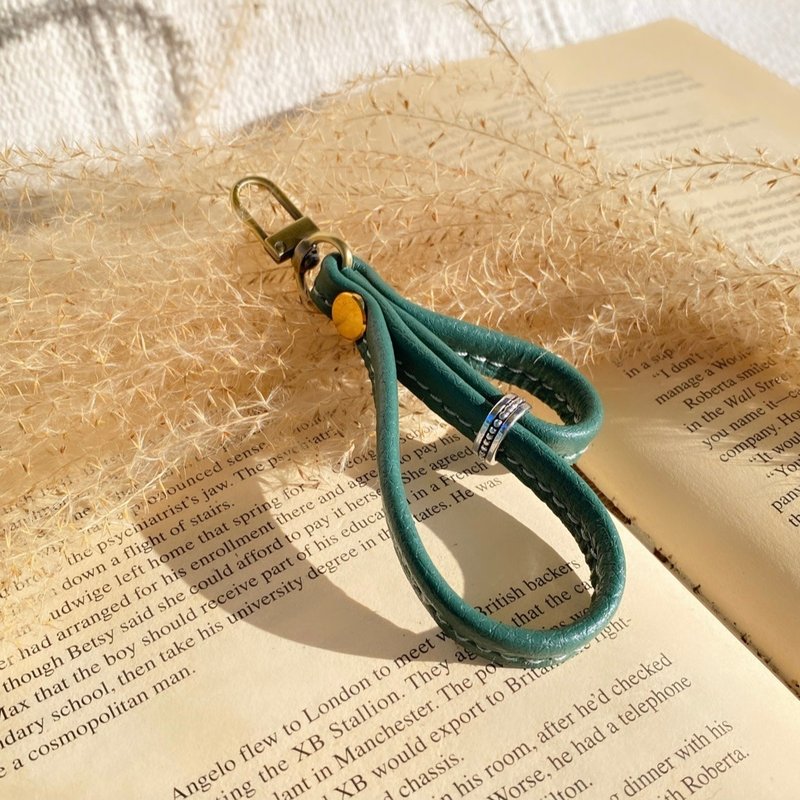 簡約鑰匙圈 / 吊飾 - 綠 - 鑰匙圈/鑰匙包 - 真皮 綠色