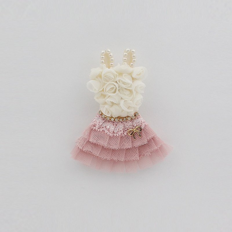 Princess indypink mini dress brooch - เข็มกลัด - เส้นใยสังเคราะห์ สึชมพู
