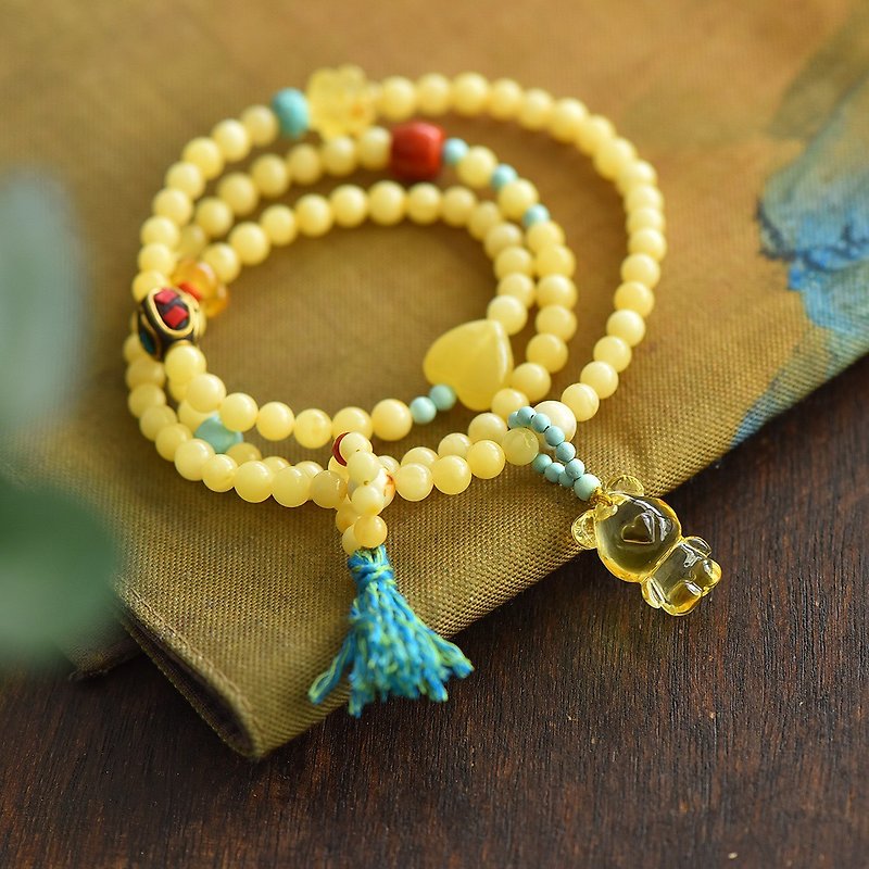 Natural raw mineral white Wax beeswax amber bear Wax love design necklace multi-circle bracelets hanging on the placket - สร้อยข้อมือ - เครื่องประดับพลอย สีเหลือง