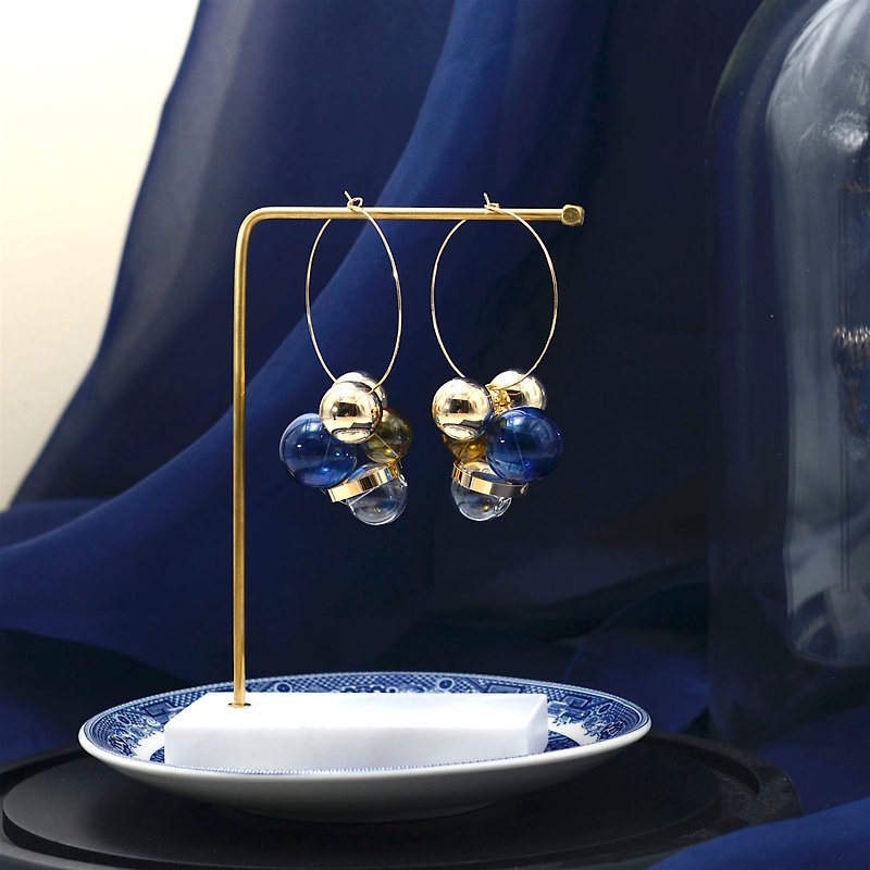 Blue brown glass ball earrings - ต่างหู - แก้ว สีน้ำเงิน