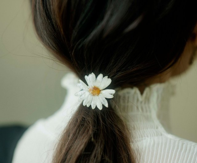 Daisy sale hair grips