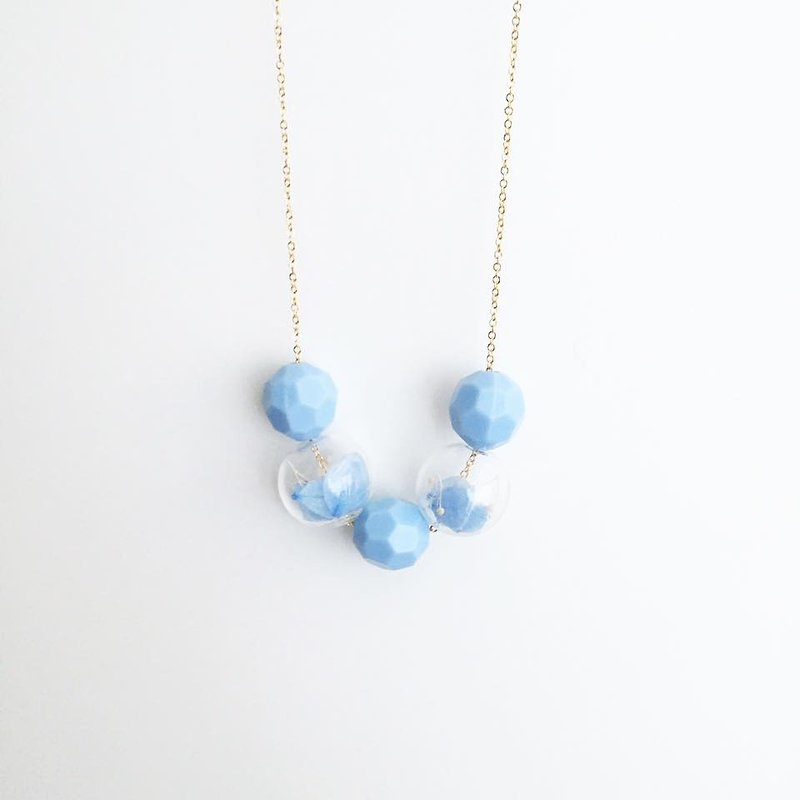 Summer Pastel sky Blue Necklace Birthday Gift Wedding Gift - สร้อยติดคอ - แก้ว สีน้ำเงิน
