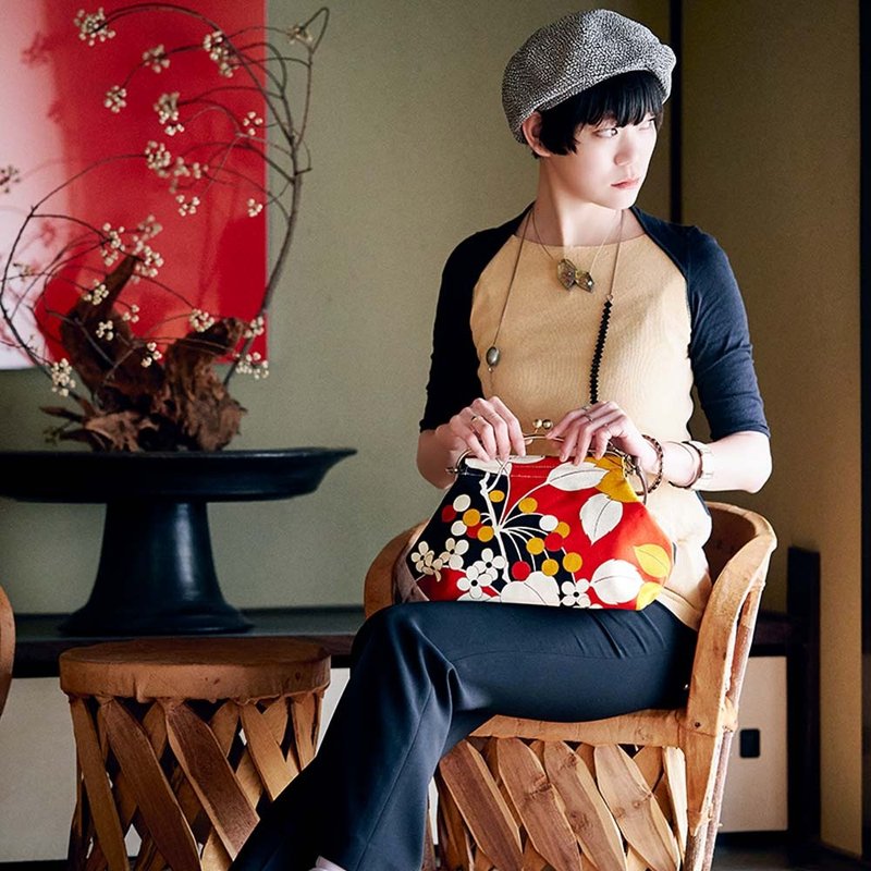 横長ベンリーがま口バッグ やまのみ 赤  【 日本製 】ハンドバッグ Frame Bag - 手提包/手提袋 - 棉．麻 紅色