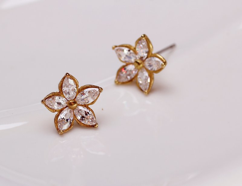 Flower Brass Gemstone Earrings - ต่างหู - เครื่องเพชรพลอย ขาว