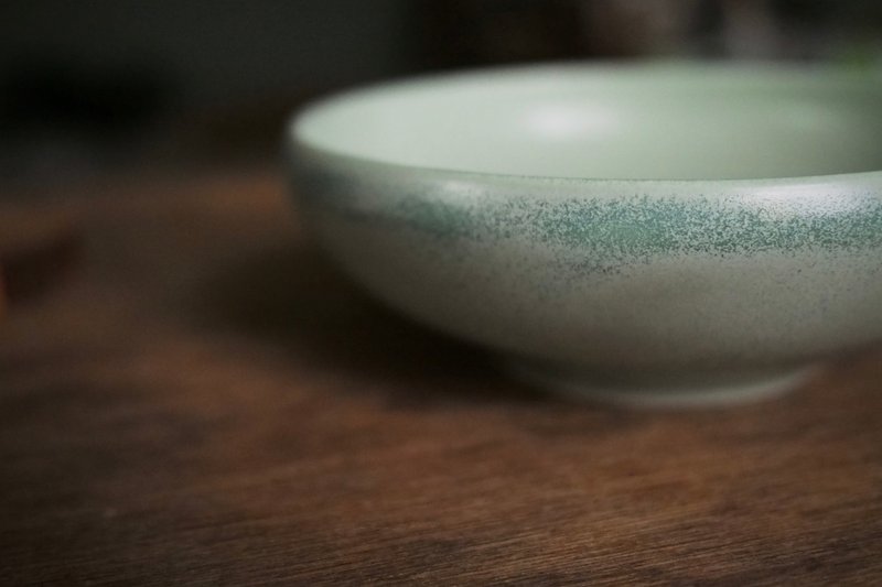 Cedar green wide bowl/deep plate/ceramic serving vessel - ถ้วยชาม - ดินเผา สีเขียว