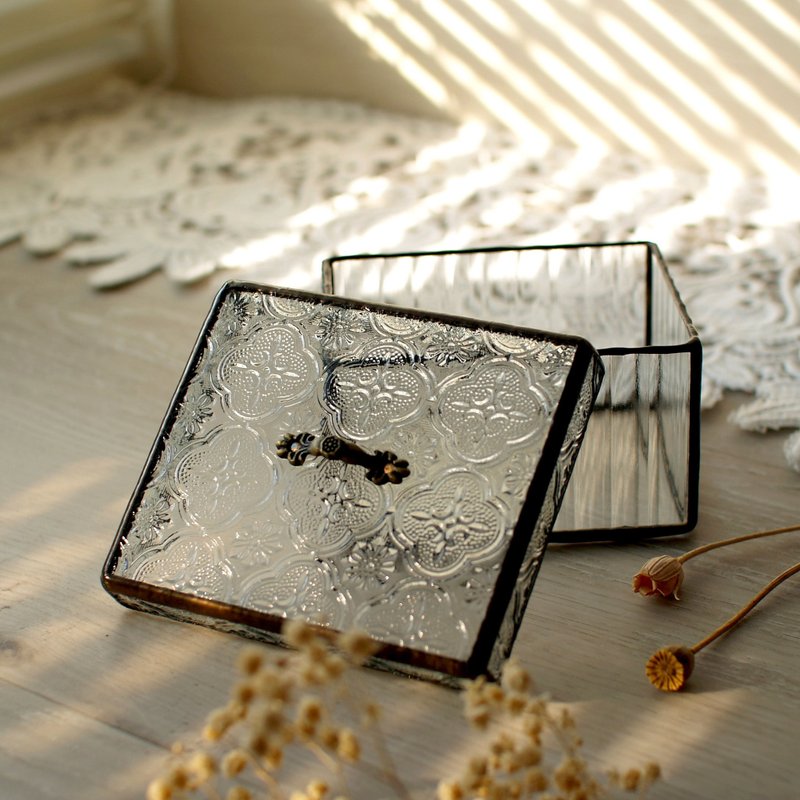 Handmade glass jewelry box/small storage box - กล่องเก็บของ - วัสดุอื่นๆ หลากหลายสี