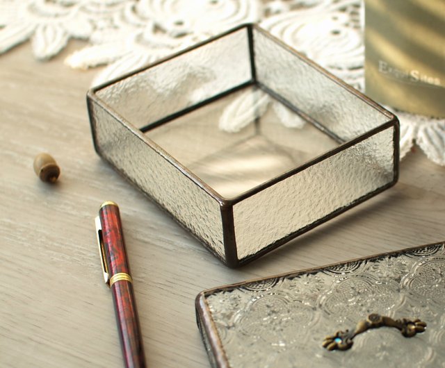 手作りガラス製アクセサリーケース／小型収納ボックス（黒縁