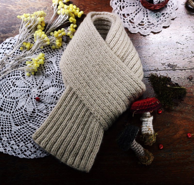 Handmade Handmade - Simple Wind Short Scarf - Wool Scarf [Spot] - ผ้าพันคอถัก - ขนแกะ สีกากี