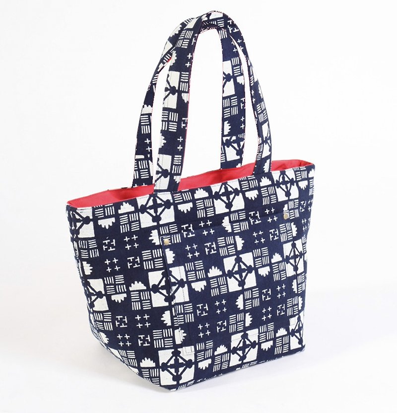 Hand-dyed series - Nantong blue calico stickers T-package - Handbags & Totes - Cotton & Hemp Blue