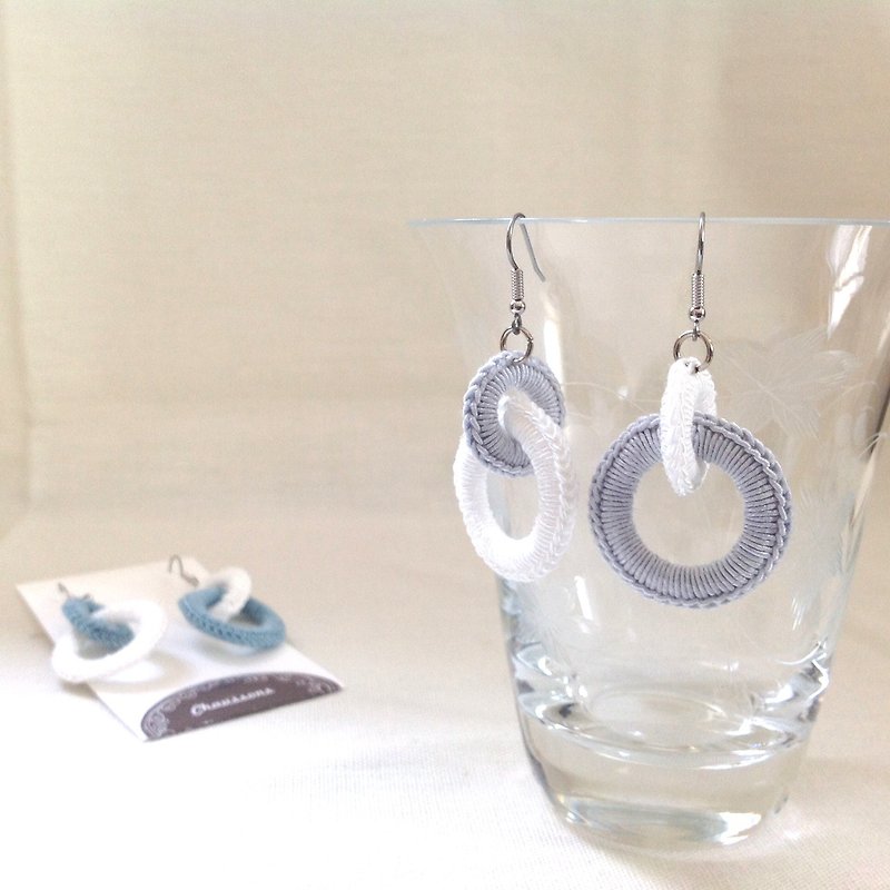 Boucles d'oreilles deux ronds Gray × White - Earrings & Clip-ons - Thread Silver