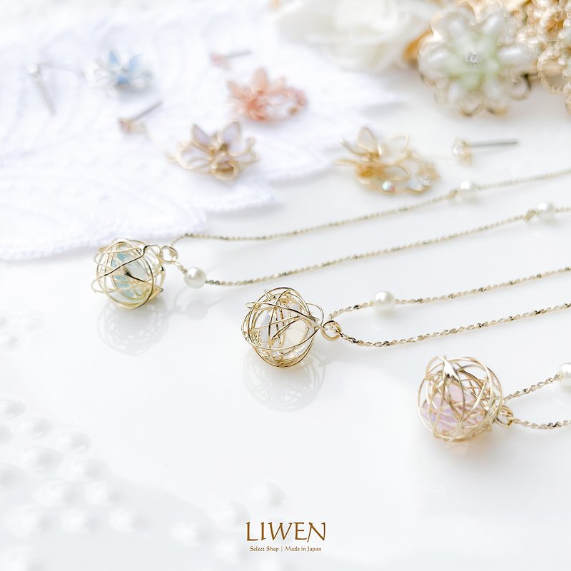 【Made in Japan】 Swarovski crystal with pearl necklace - Necklaces - Copper & Brass Multicolor