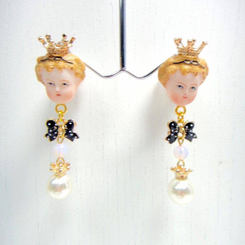 TIMBEE LO << >> Queen Mary Noble Series lady earrings pearl earrings girl child crown jewels - ต่างหู - โลหะ สีทอง