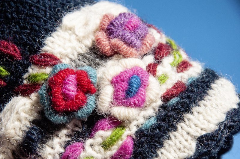 Hand-knitted Pure Wool Beanie / Knit Hat / Hand-woven Hat with Inner Fleece / Wool Cap - Nordic Finnish Style - Hats & Caps - Wool Multicolor