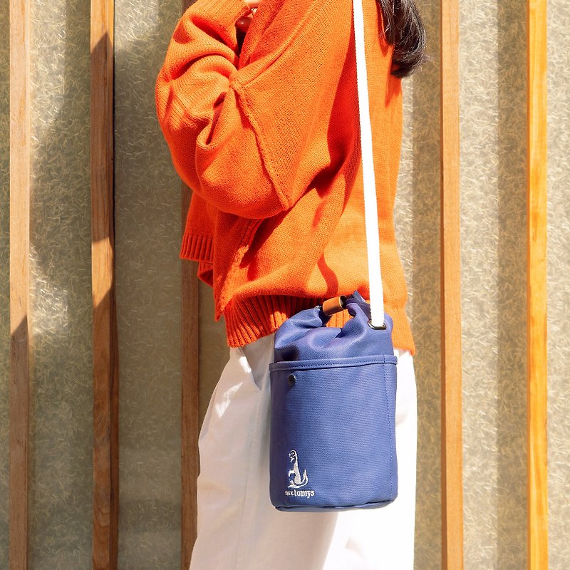 Arctomys Eaba bucket bag - waxed canvas - Blue - Messenger Bags & Sling Bags - Cotton & Hemp Blue