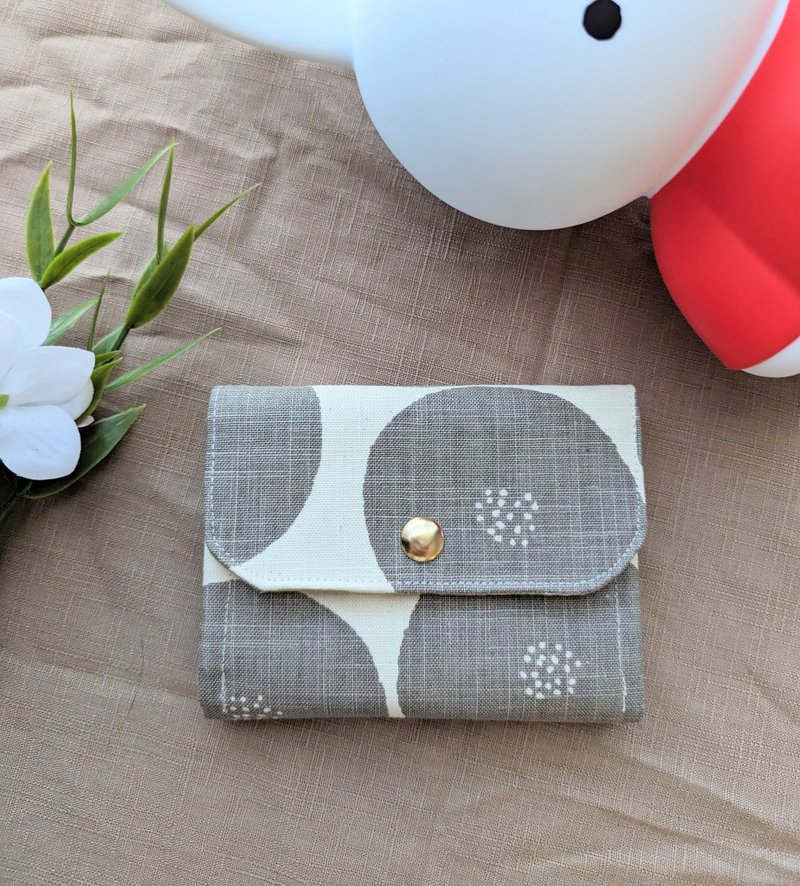 Handmade three-layer coin purse-grey red bean bread 2 card layers - กระเป๋าสตางค์ - ผ้าฝ้าย/ผ้าลินิน 