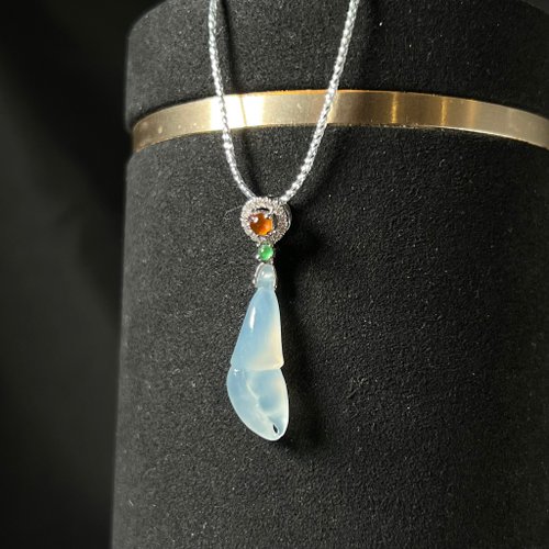 富璧寶鼎 FBBD JEWELRY 富甲天下 | 冰種翡翠蟹螯墜