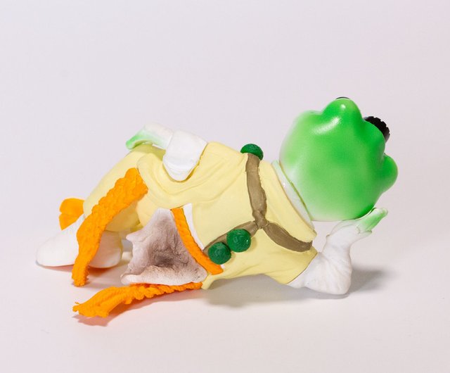 修行せずダラけちゃった山伏衣装のカエルの縁起物 - ショップ さすらい