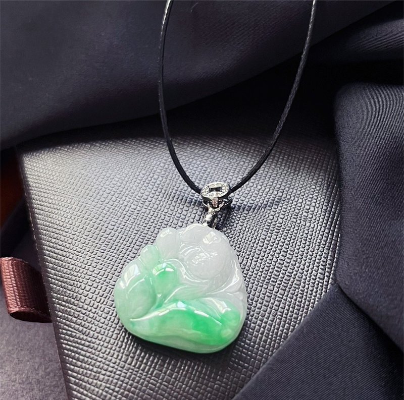 Ling Indigo[Youyu Xihe] Floating Yang Green and White Background Green Yang Green Jade Pendant/Jadeite/Jewelry - สร้อยคอ - หยก สีเขียว