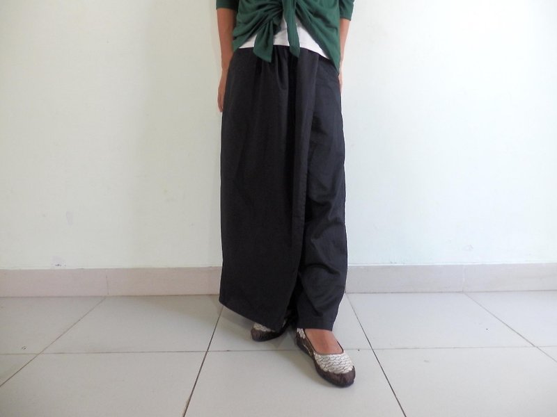 Black / Loose Straight Pants with Wrap Skirt - Women's Pants - Cotton & Hemp 