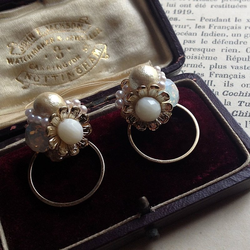 2 WAY / 14 kgf Coral Flower × Vintage Pearl Bijour Ring Earring / Ear Clip - ต่างหู - เครื่องเพชรพลอย ขาว