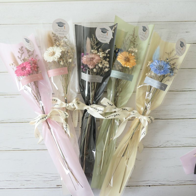 [Dry Sola Sun Flower/Small Rose Bouquet]Graduation Bouquet/Thank You Bouquet - ช่อดอกไม้แห้ง - พืช/ดอกไม้ สีเหลือง