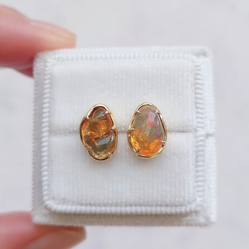 限量現貨 - 天然遊彩蛋白石 不規則形爪鑲 純 14K 金耳釘 2.31ct - 耳環/耳夾/耳骨夾 - 寶石 橘色