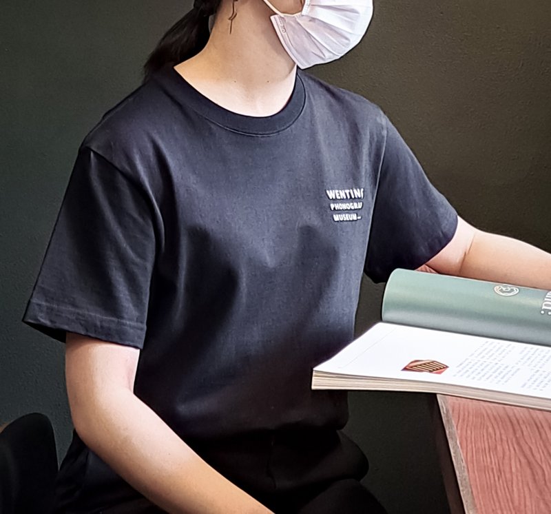 留聲線條款 | T-SHIRT - 帽T/大學T - 棉．麻 黑色