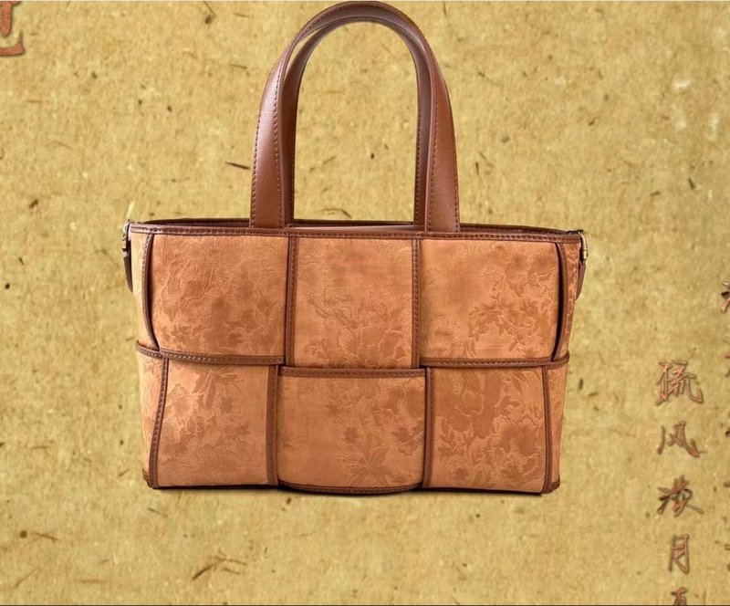 Wumi New Chinese Retro Xiangyunsha First Layer Vegetable Tanned Leather Tote Bag - อื่นๆ - หนังแท้ สีเขียว