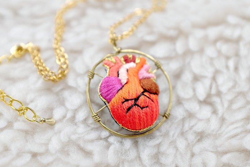 by.dorisliu-Embroidery X Heavy Metal Series-Crimson Heart Necklace - สร้อยติดคอ - งานปัก สีแดง