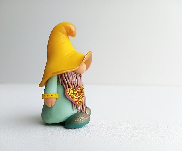 Miniature fairy garden gnome/Shelf sitter yellow gnome/Keychain gnome  figurine - 設計館House for fairy 玩偶/公仔- Pinkoi